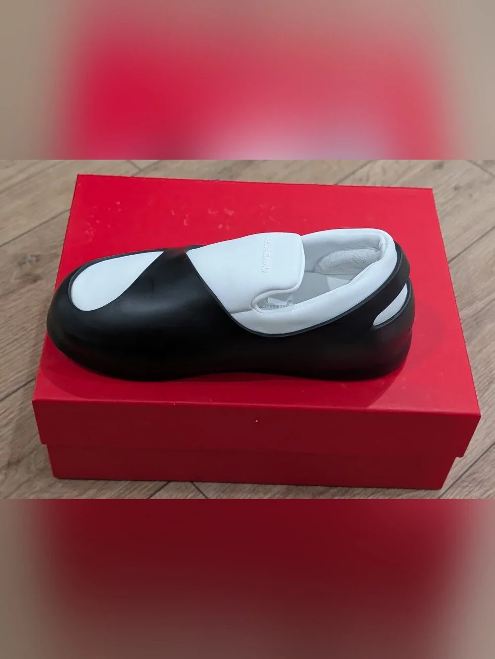 $995 Mens Ferragamo 